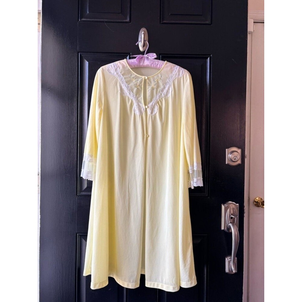 VTG Sears Pastel Yellow Nylon Mesh Lace Short Robe Size M - Picture 1 of 12